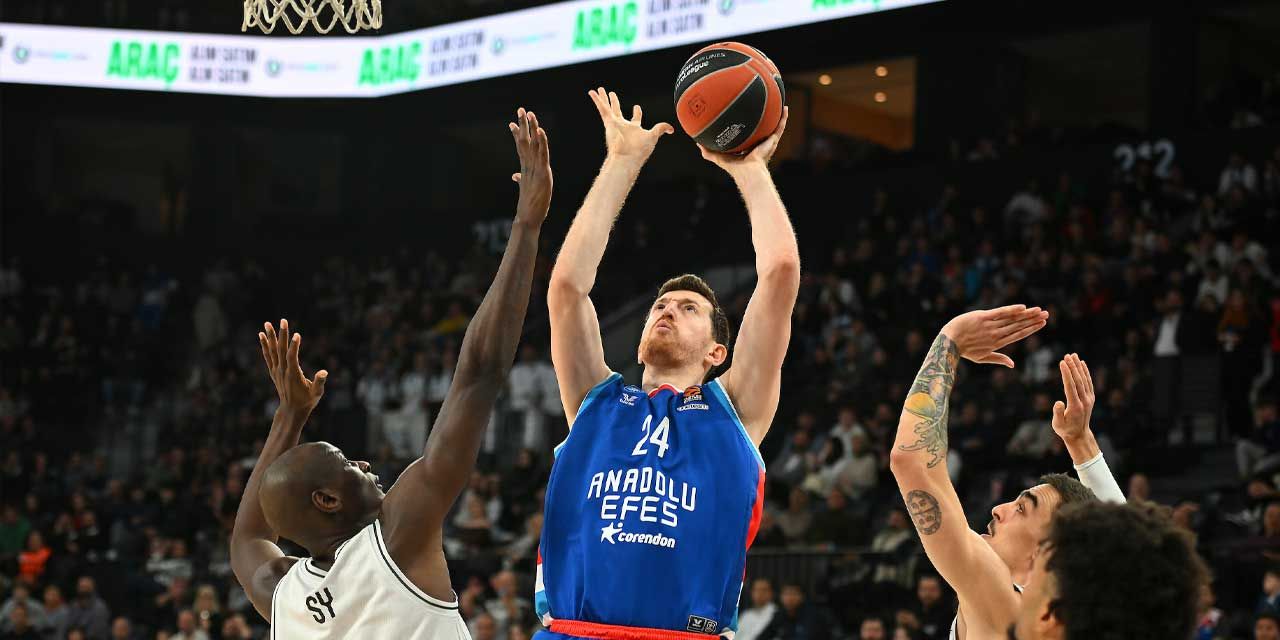 Anadolu Efes, Euroleague'de Paris Basketbol'a diş geçiremedi