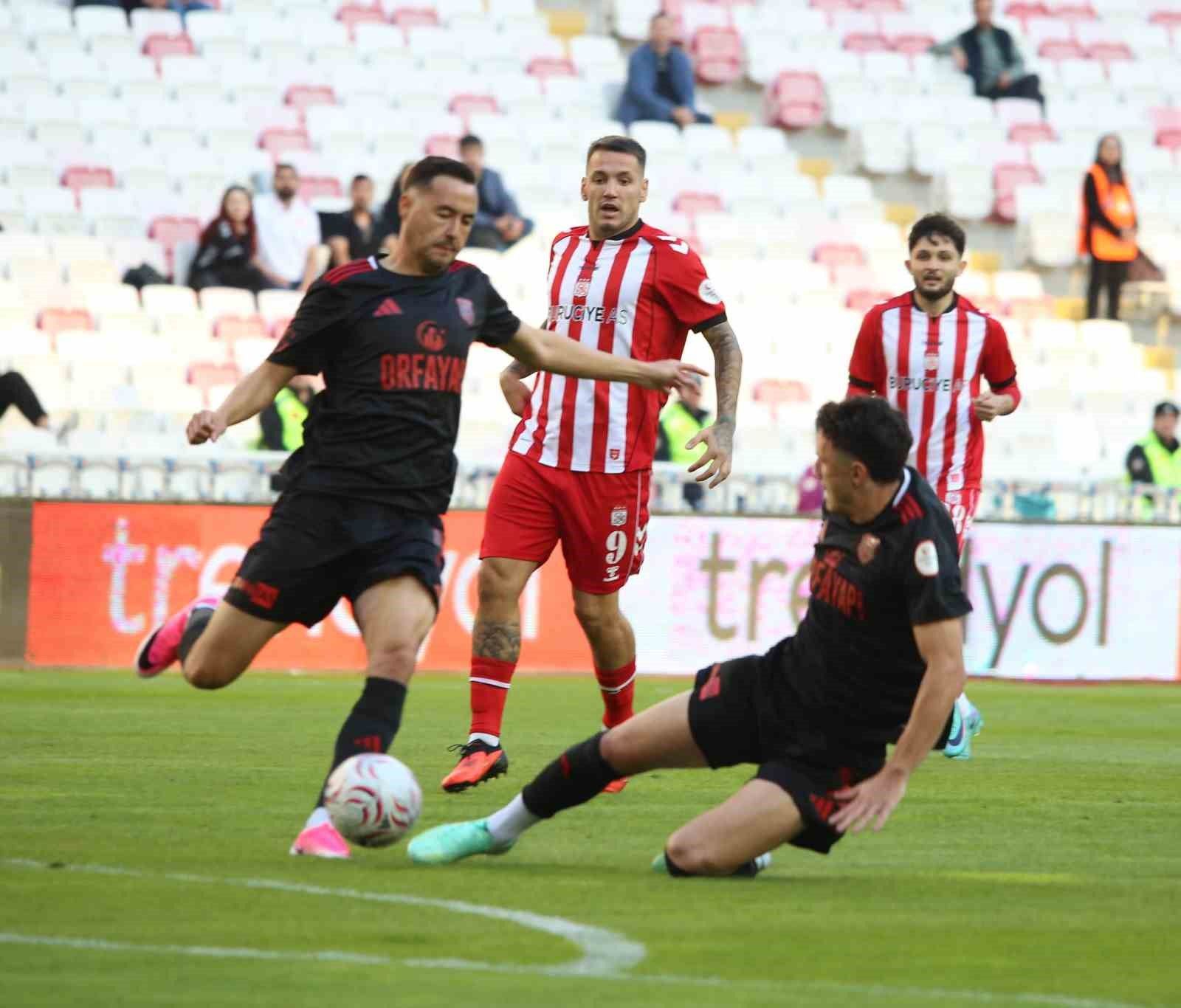 4 golle Sivasspor, Pendikspor’u 4-1 mağlup etti