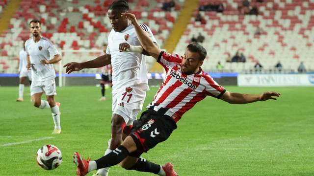 Trendyol 1. Lig'de Nefes Kesen Mücadele: Özbelsan Sivasspor - Hatayspor Maçı 1-1 Sona Erdi