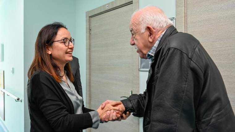 Yalova Valisi Dr. Hülya Kaya’dan huzurevinde geleneksel turşu mesaisi