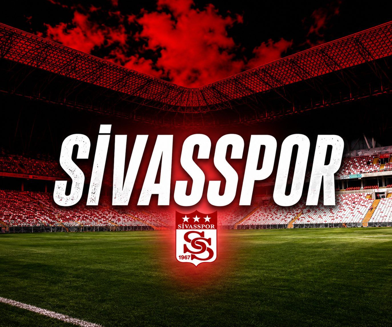 Tribünleri görünen futbol stadyumunun sahasında büyük Sivasspor yazısı ve kırmızı kulüp arması yer alıyor.