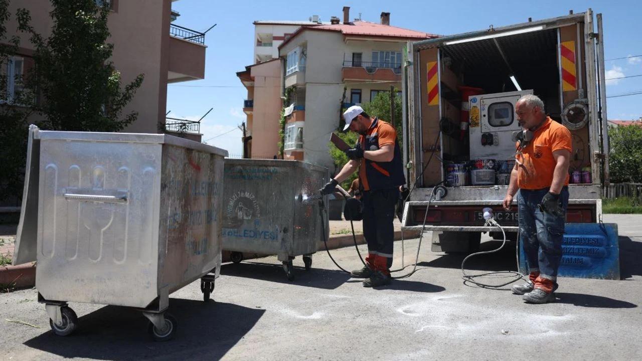 Sivas’ta Mahalleler Pırıl Pırıl Oluyor: Sokaklar Sabunla Yıkandı!