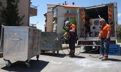 Sivas’ta Mahalleler Pırıl Pırıl Oluyor: Sokaklar Sabunla Yıkandı!