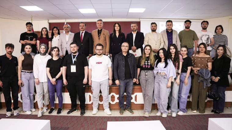 Genç İletişimciler Usta Gazetecilerle Deneyim Paylaştı