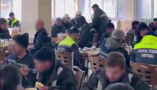 Kangal Termik Santrali’nde İşçi Tepkisi Büyüyor: Ödenmeyen TİS Farkları İçin Kaşıklı Protesto