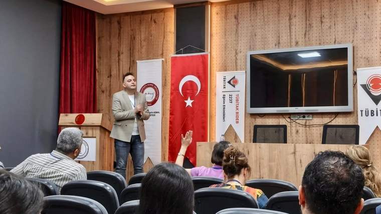 Sivas Cumhuriyet Üniversitesi Akademisyeni TÜBİTAK Programında Eğitmenlik Yaptı