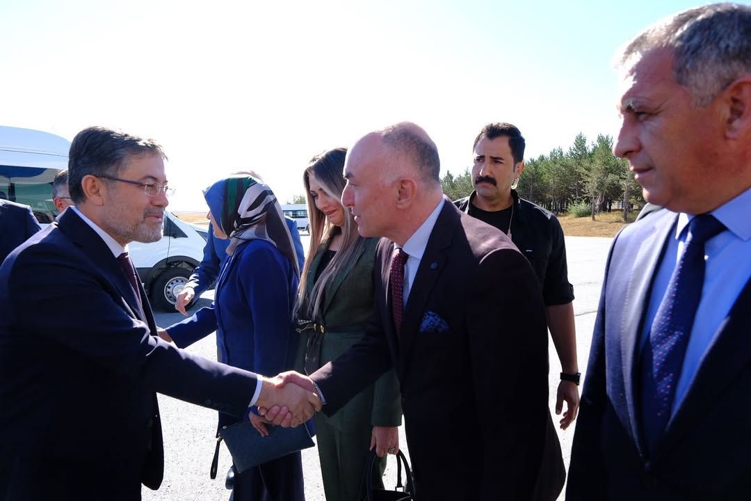 Tarım ve Orman Bakanı Yumaklı Sivas’ta Çeşitli Temaslarda Bulundu