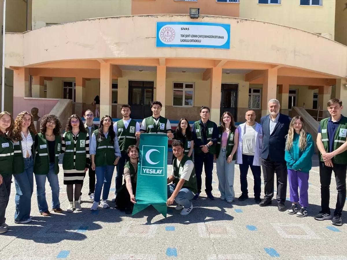 Sivas’ta Öğrenciler Yeşilay Hakkında Bilgilendirildi