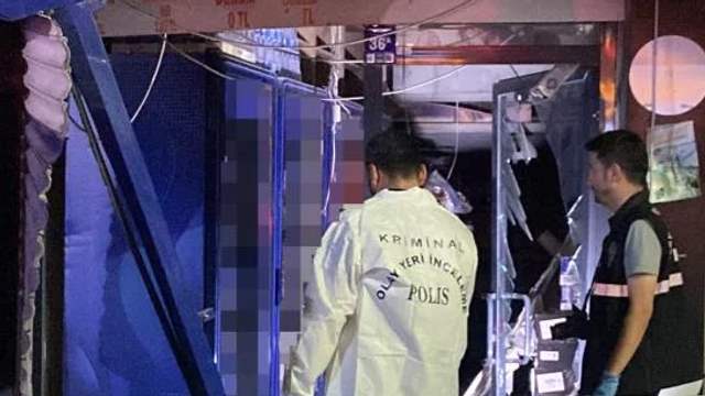 Sivas'ta Gece Yarısı Tekel Bayisinde Patlama!