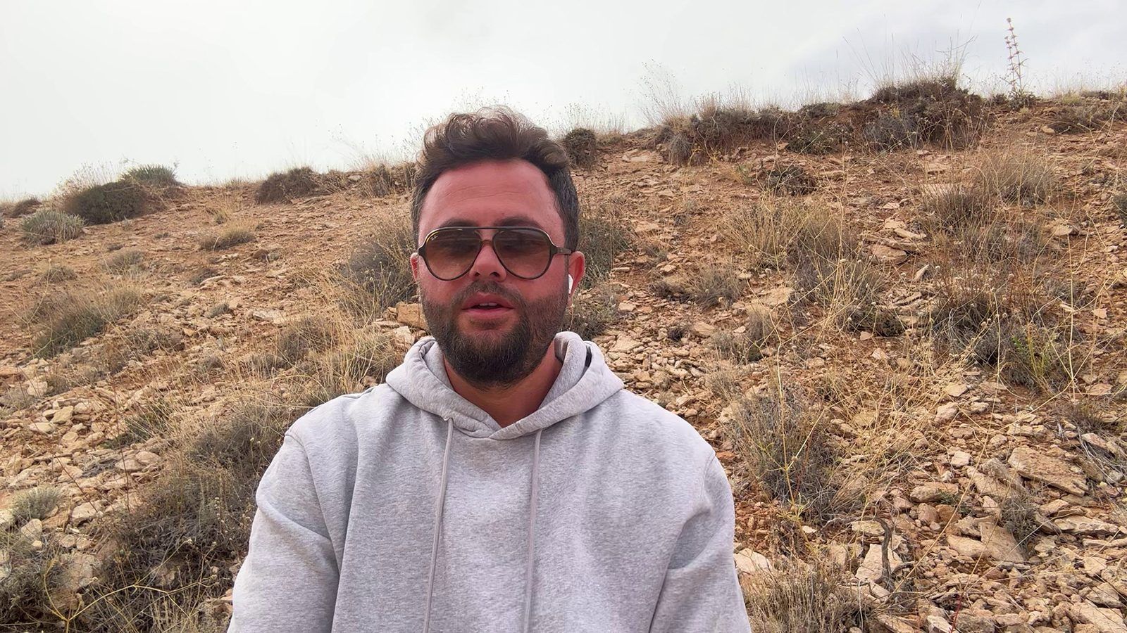 Gürün’de Porsuk Yuvasındaki Kangal Yavrularına Sahip Çıktılar