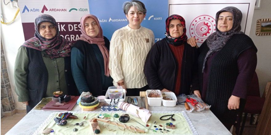Sarıkamış'ta kadınların el becerileri güçleniyor! - Birlik Haber Ajansı