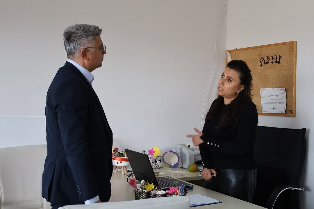 Sivas Aile ve Sosyal Hizmetler İl Müdürü, Sosyal Hizmet Merkezi'nde İncelemelerde Bulundu