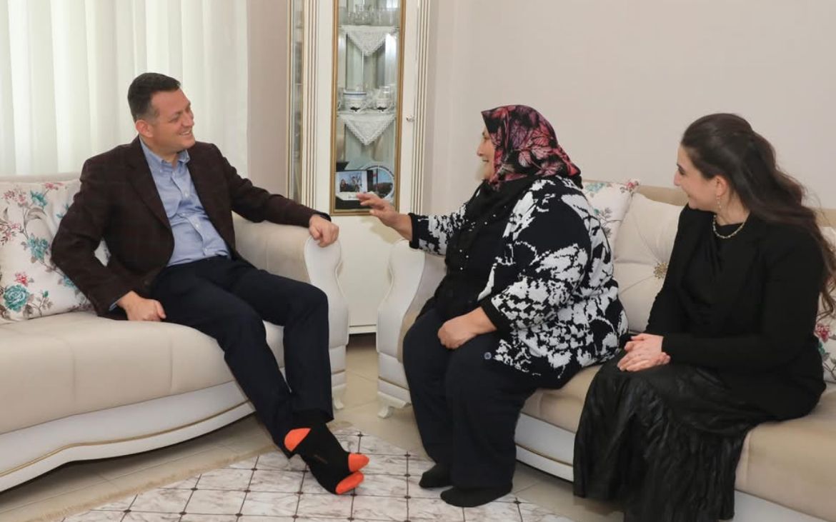 Alanya Kaymakamı Ürkmezer, Şehit Zekeriya Zincirli‘nin ailesini ziyaret etti - Birlik Haber Ajansı