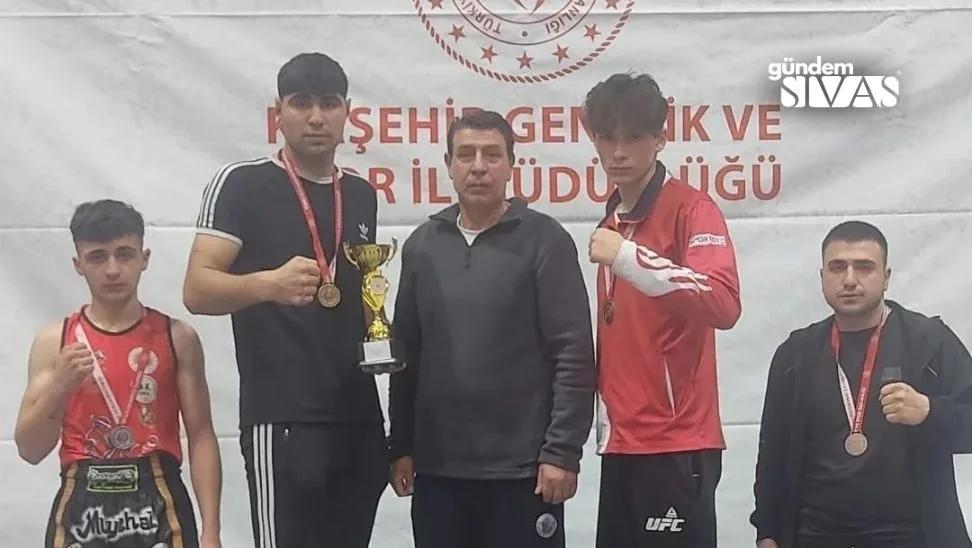 Sivaslı Sporculardan 4 Madalya