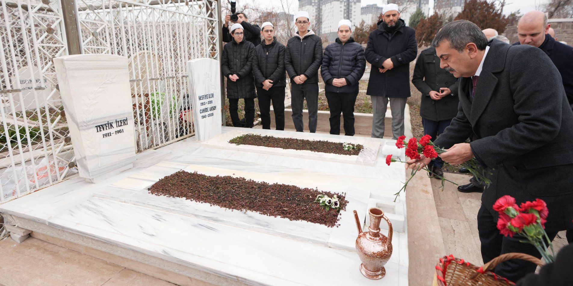 Tevfik İleri vefatının 63. yıl dönümünde kabri başında anıldı - Birlik Haber Ajansı
