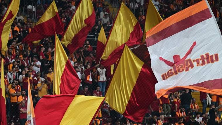 Galatasaray Taraftarından Dev Destek: 50.000 Aslan Omuz Omuz!
