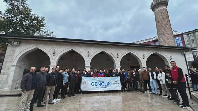 Sabah Namazında Buluşan Gençler, Sivas'ta Maneviyatı Tazeledi