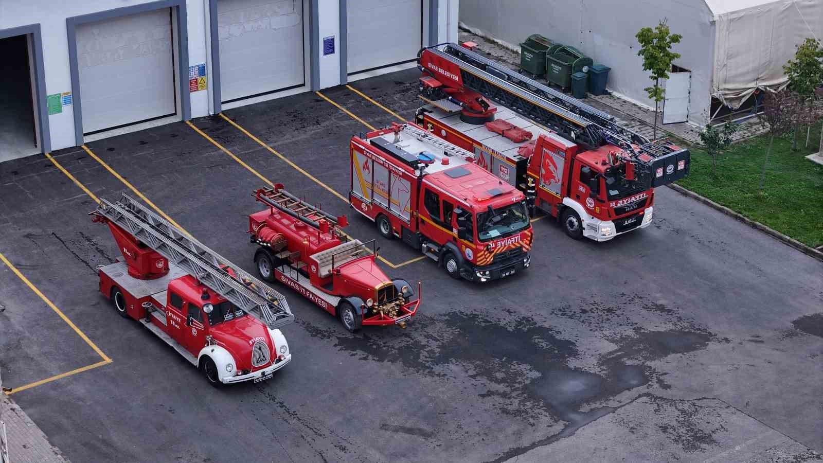 SİVAS’TA 90 YILLIK İTFAİYE ARAÇLARI HÂLÂ ÇALIŞIYOR