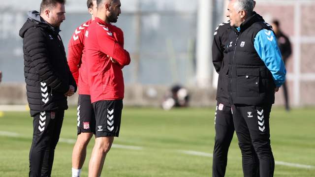 Sivasspor'dan Play-Off Hedefi: Altıparmak'tan Final Niteliğinde 3 Maç Açıklaması!