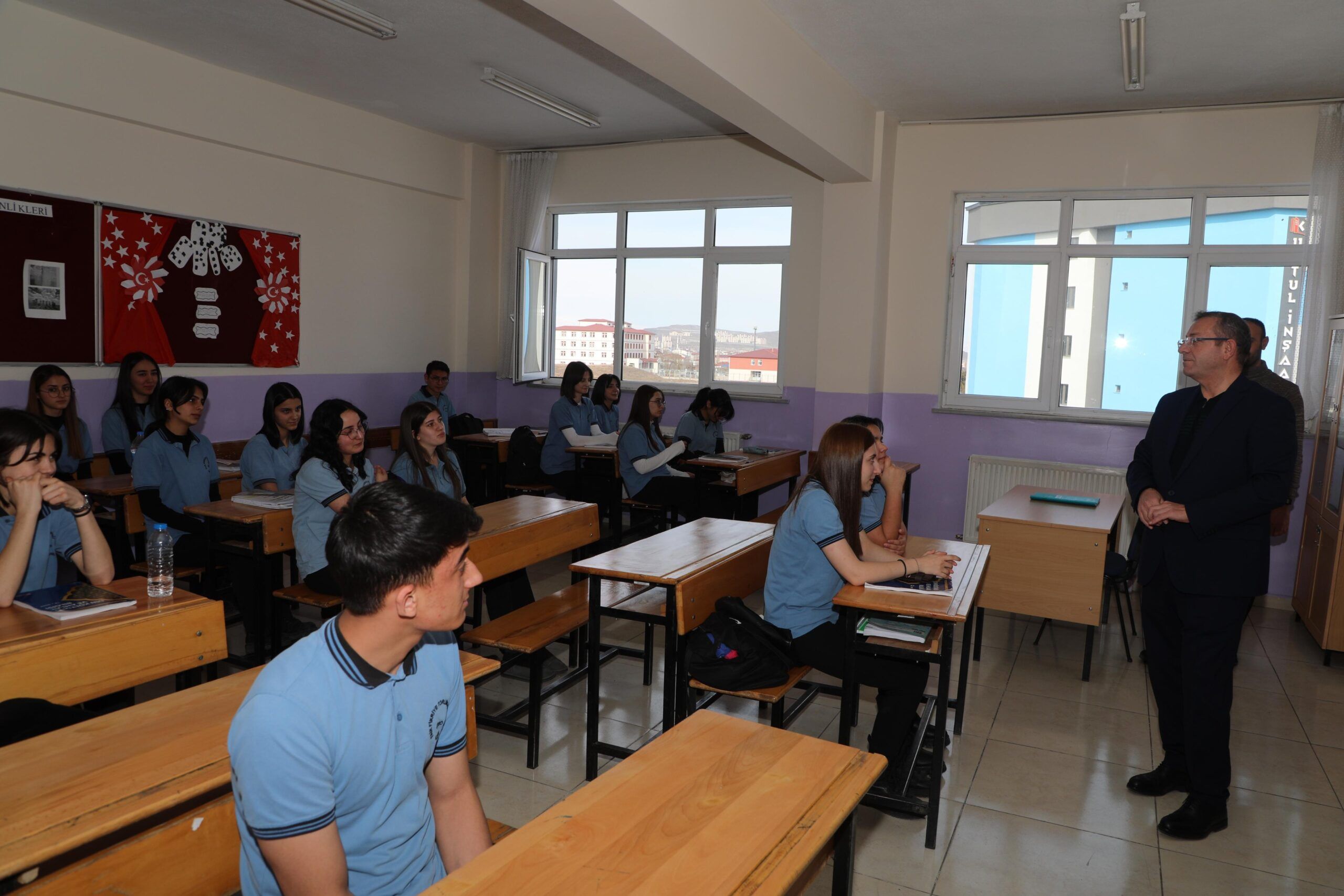 Kars Valisi Ziya Polat, okul ziyaretlerine devam ediyor - Birlik Haber Ajansı