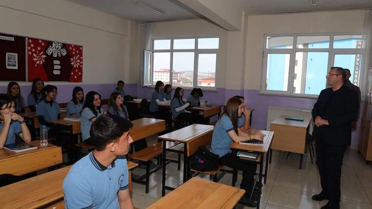 Kars Valisi Ziya Polat, okul ziyaretlerine devam ediyor - Birlik Haber Ajansı