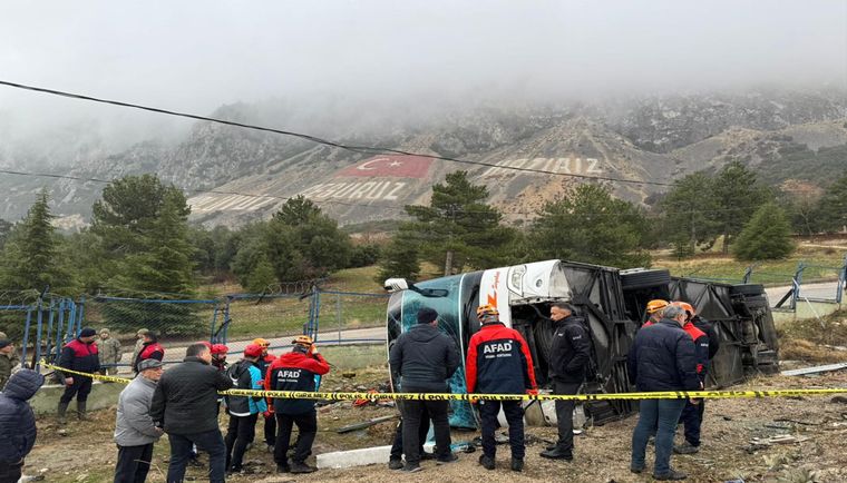 Isparta'da feci otobüs kazasında can pazarı: 1 ölü, 24 yaralı
