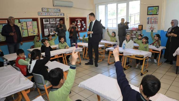 Kaymakam Ürkmezer karne heyecanına ortak oldu - Birlik Haber Ajansı