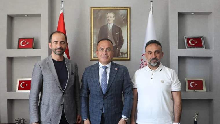 Sivasspor As Başkanı ve MHP İl Başkanı, Gençlik ve Spor İl Müdürü'nü Ziyaret Etti