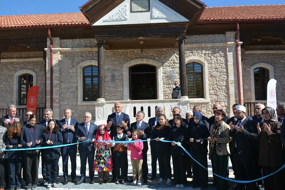 Sivas'ta Tarihi Miras: Sarı Hatipzâde Numân Sâbit Efendi'nin Adını Taşıyan Halk Kütüphanesi Açıldı