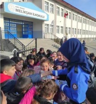 Kars'ta velilere ve öğrencilere UYUMA Projesi tanıtıldı - Birlik Haber Ajansı