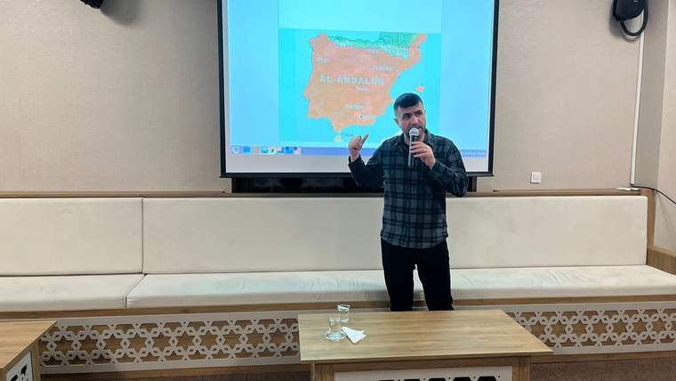 ‘’Fetih'ten Yıkılış'a Endülüs’’ konulu söyleşi programı gerçekleştirildi - Birlik Haber Ajansı