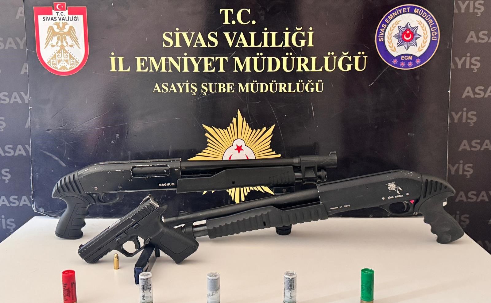 Sivas’ta Pompalı Tüfekli Saldırı: Hastane Önünde Araçlara Ateş Açan 7 Şüpheliden 6’sı Tutuklandı