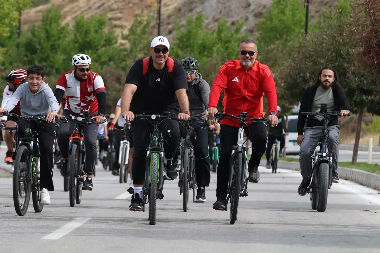 Sivas Sokaklarında Pedallar Bu kez Birlikte Çevrildi