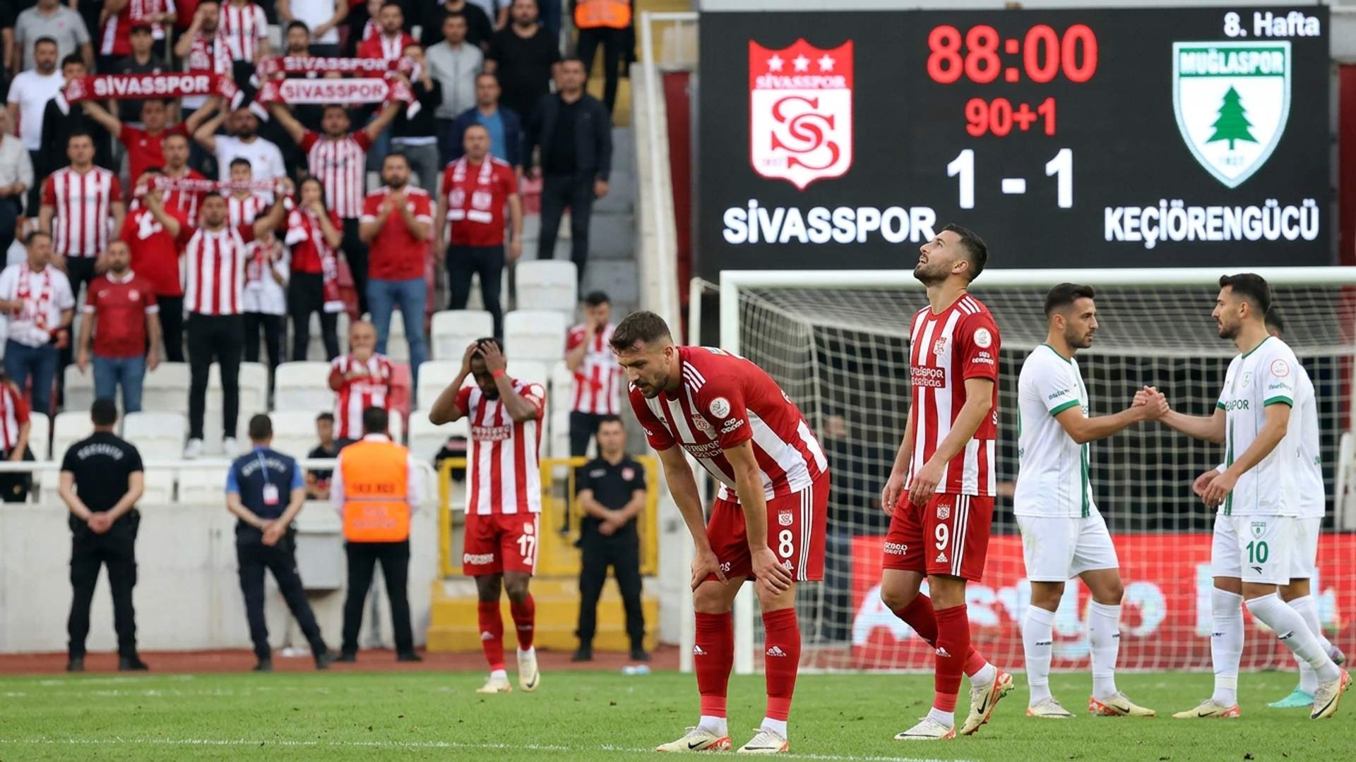 Sivasspor, BG Grup 4 Eylül Stadyumu’nda galibiyet alamadığı ilk sekiz haftada 8 puan topladı.