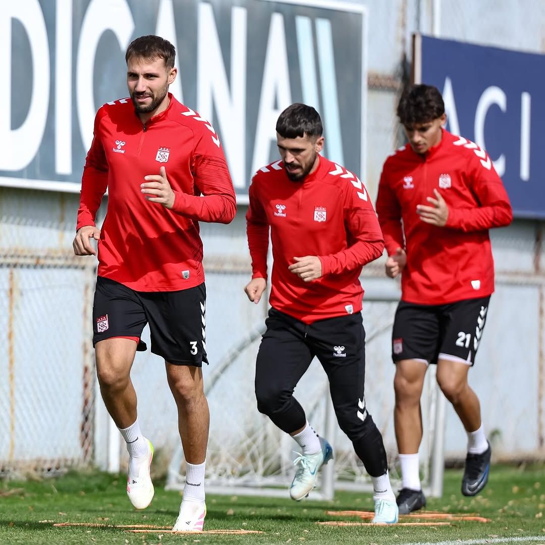 Sivasspor, Kepezspor Hazırlık Maçı Öncesi Son Hazırlıklarını Tamamladı