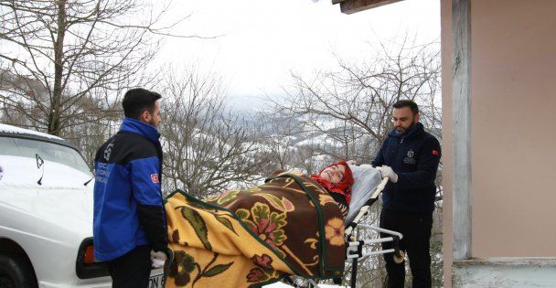 Kocaeli Büyükşehir Belediyesi, Sultan Teyze’yi 13 yıldır hastaneye taşıyor - Birlik Haber Ajansı