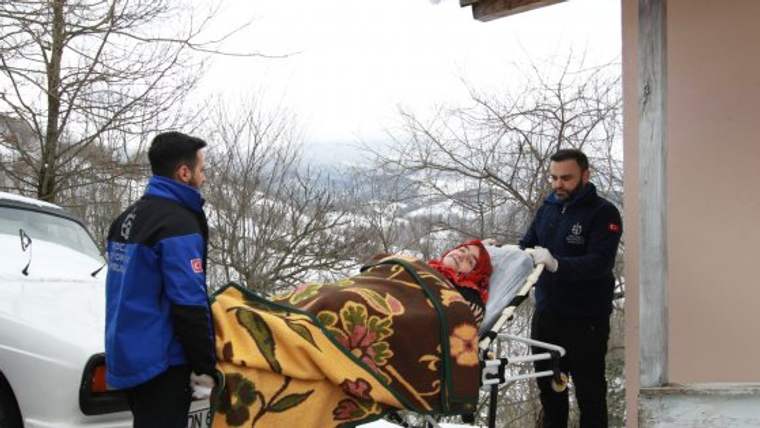 Kocaeli Büyükşehir Belediyesi, Sultan Teyze’yi 13 yıldır hastaneye taşıyor - Birlik Haber Ajansı