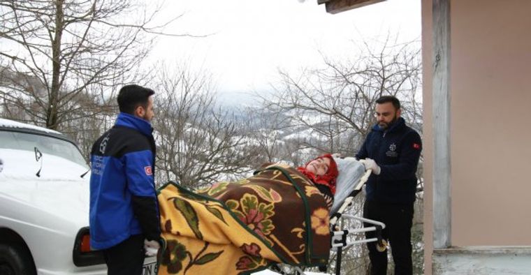 Kocaeli Büyükşehir Belediyesi, Sultan Teyze’yi 13 yıldır hastaneye taşıyor - Birlik Haber Ajansı