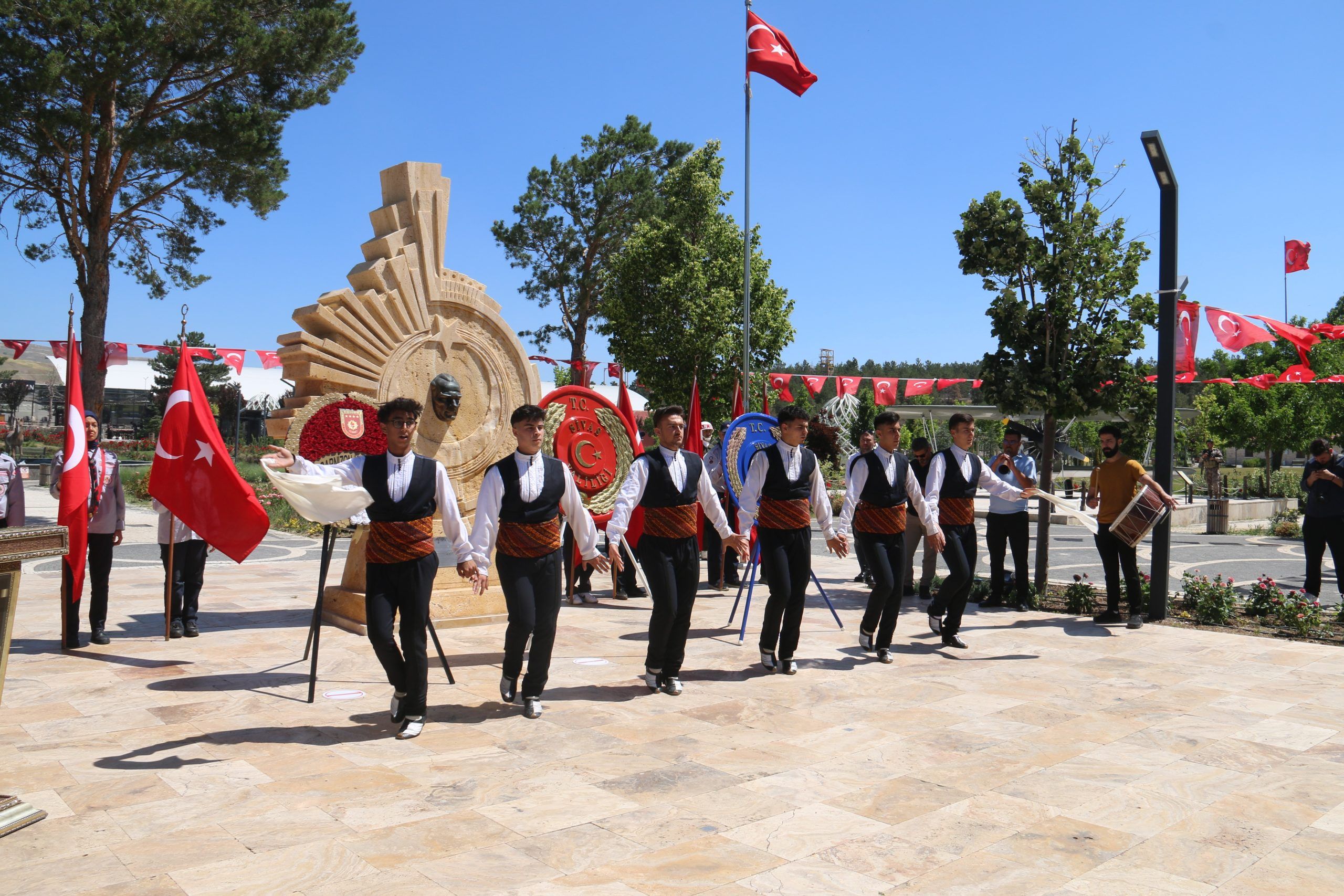 Atatürk’ün Sivas’a Gelişinin 106. Yılı Coşkuyla Kutlandı