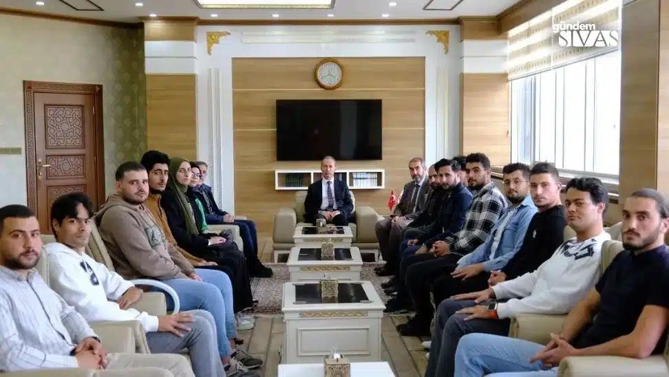 SCÜ'den Gazzeli Öğrencilere Destek