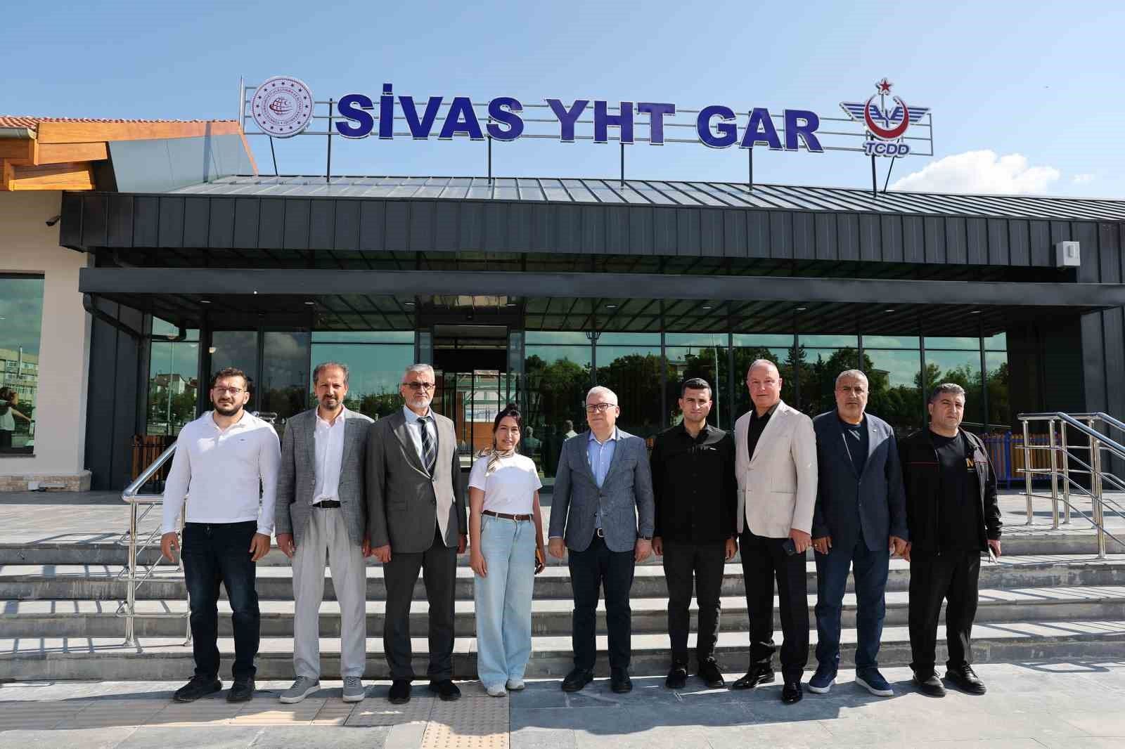 “22 Eylül’de hizmete açılması planlanan” YHT Garı incelendi