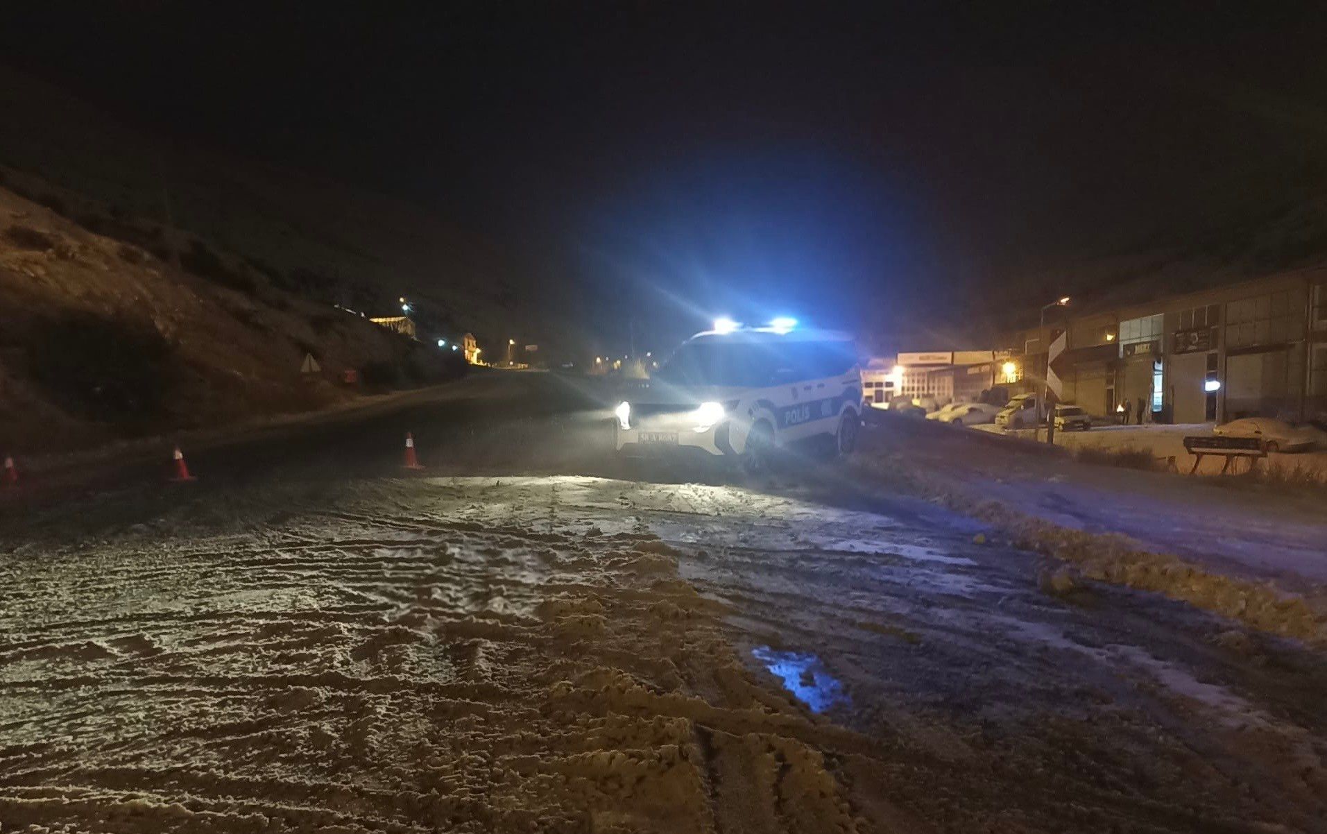 Sivas Gürün’de Tipi Alarmı: Kayseri–Malatya Kara Yolu Çift Yönlü Trafiğe Kapatıldı