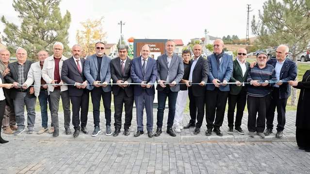 Sivas'ta Şair Ali Şahin Canozan'ın Adı Çocuk Parkına Verildi