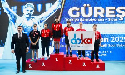 Sivas'ta Minikler Türkiye Güreş Şampiyonası Coşkusu!