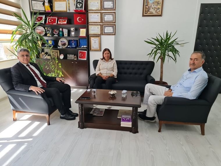 Semiha Ekinci, Sivas Aile ve Sosyal Hizmetler İl Müdürlüğü'nü Ziyaret Etti
