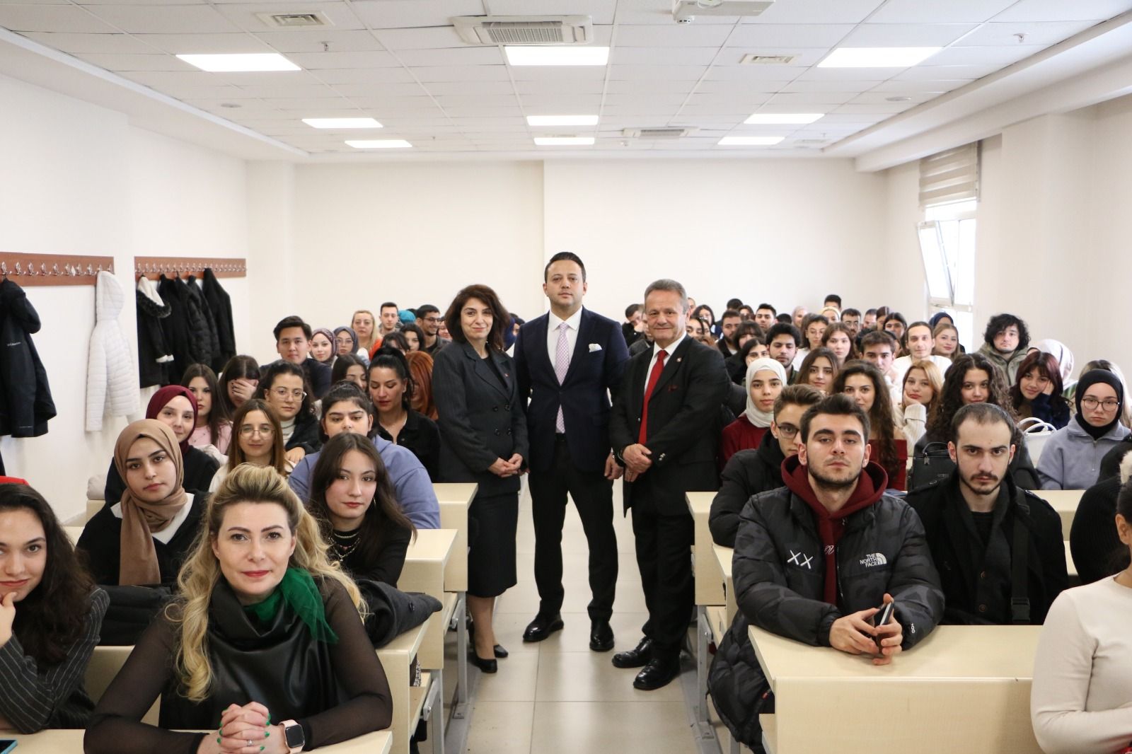 İletişim Başkanlığı Başkan Yardımcısı Evren Başar genç iletişimcilerle buluştu