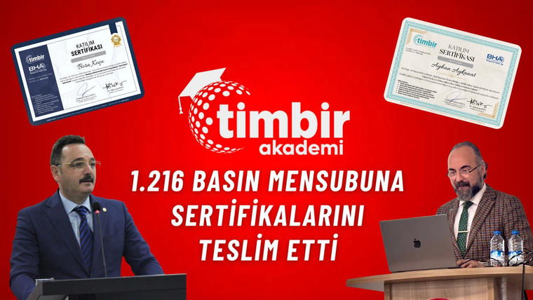 Kırmızı zemin üzerinde TİMBİR Akademi logosu, sertifikalar ve iki kişinin bulunduğu tanıtım tasarımı.