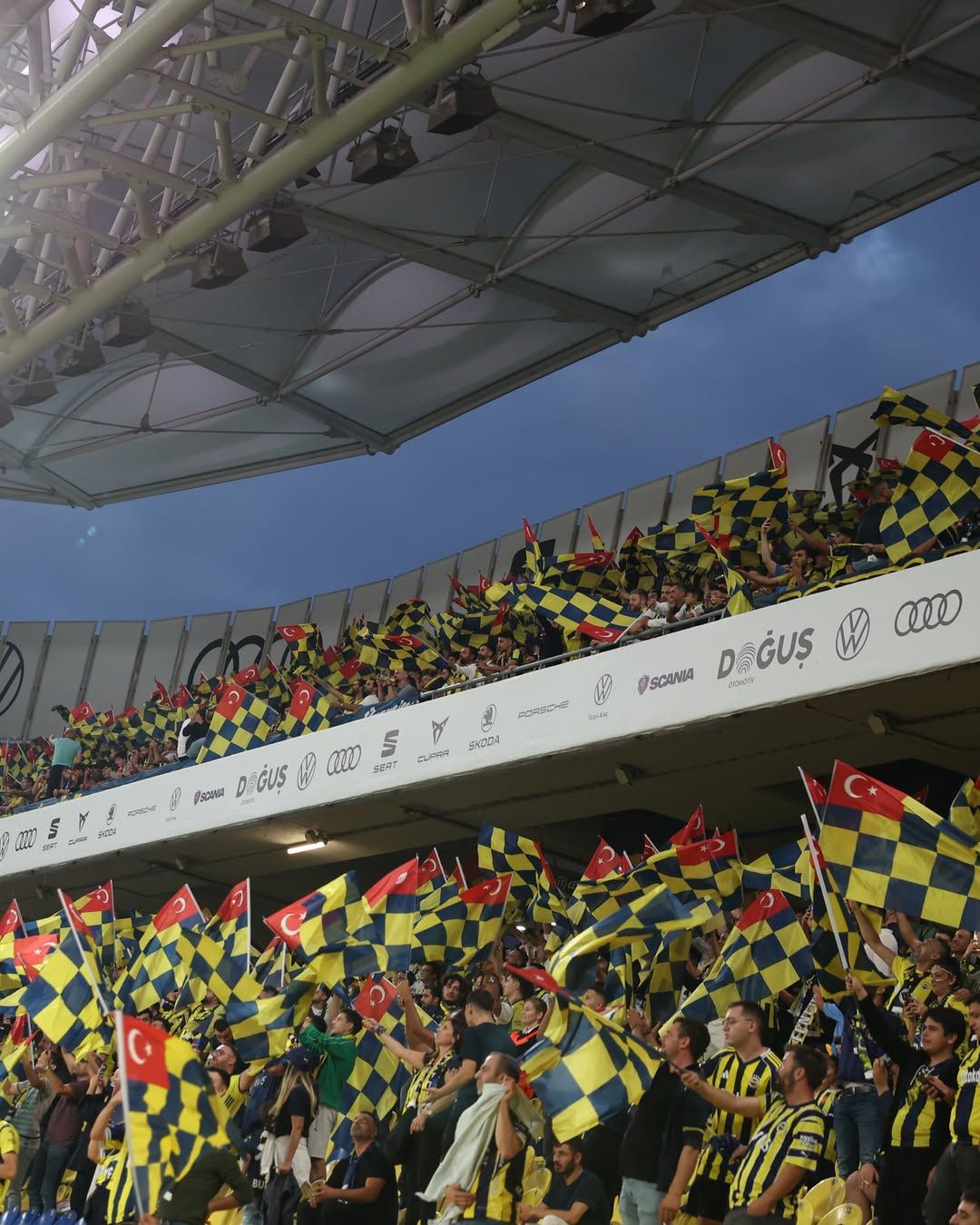 Fenerbahçe Taraftarlarının Kalbindeki Yerini Koruyor