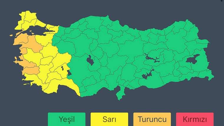 Türkiye haritasında bölgeler yeşil, sarı ve turuncu renklerle gösteriliyor; altta renk açıklamaları yer alıyor.