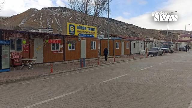 Esnaflar Konteynerda Hizmet Veriyor